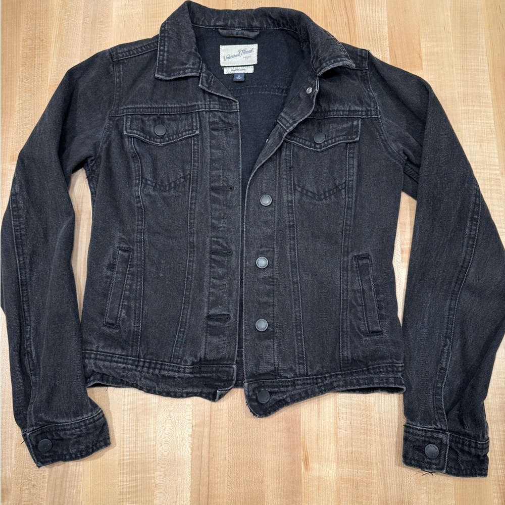 Universal Thread Black Denim Trucker Jacket - Classic Fit
